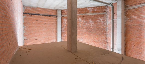 74m² Commercial property in Chartered Community of Navarre, Spain No. 70651 10