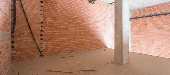 74m² Commercial property in Chartered Community of Navarre, Spain No. 70651 9