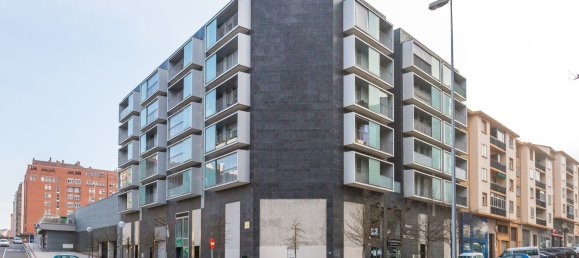 74m² Commercial property in Chartered Community of Navarre, Spain No. 70651 2