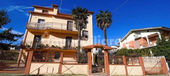 5 rooms Building in Portocannone, Italy No. 251025 2