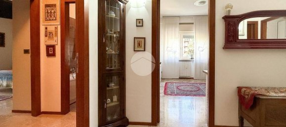 3 غرف نوم شقة في L'Aquila, Italy رقم 348149 12