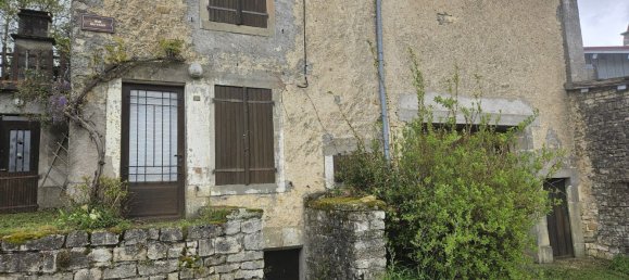 Casa de 2 dormitorios en Les Thons, France No. 65909 8