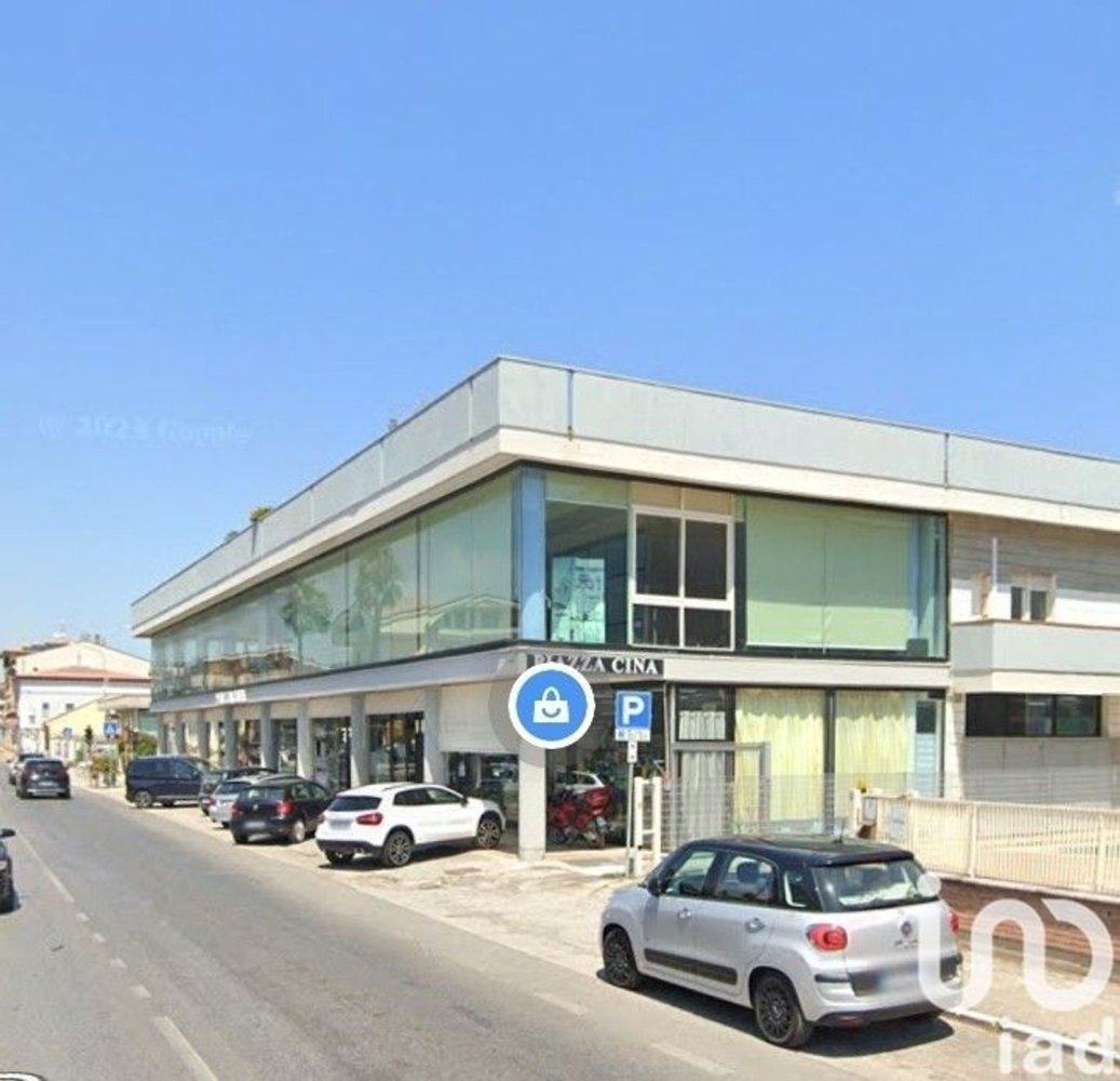 Gewerbliche Immobilie in Giulianova, Italy 2187m², Nr. 377005