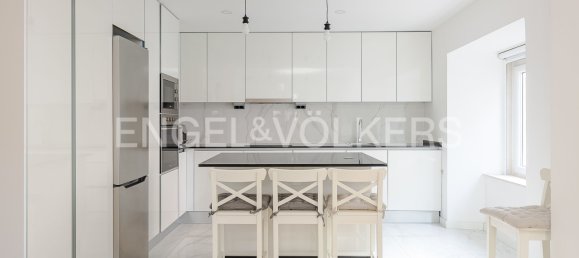 4 bedrooms Apartment in Lisbon, Portugal No. 12414 3