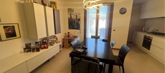 Квартира с 4 комнатами в Порденоне, Италия № 234678 4