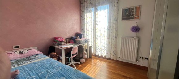 Квартира с 4 комнатами в Порденоне, Италия № 234678 15