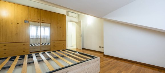 2 bedrooms Apartment in Bergamo, Italy No. 2179 7