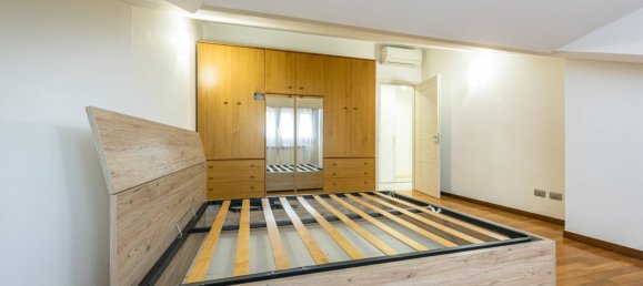 2 bedrooms Apartment in Bergamo, Italy No. 2179 8