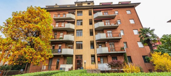 2 bedrooms Apartment in Bergamo, Italy No. 2179 18