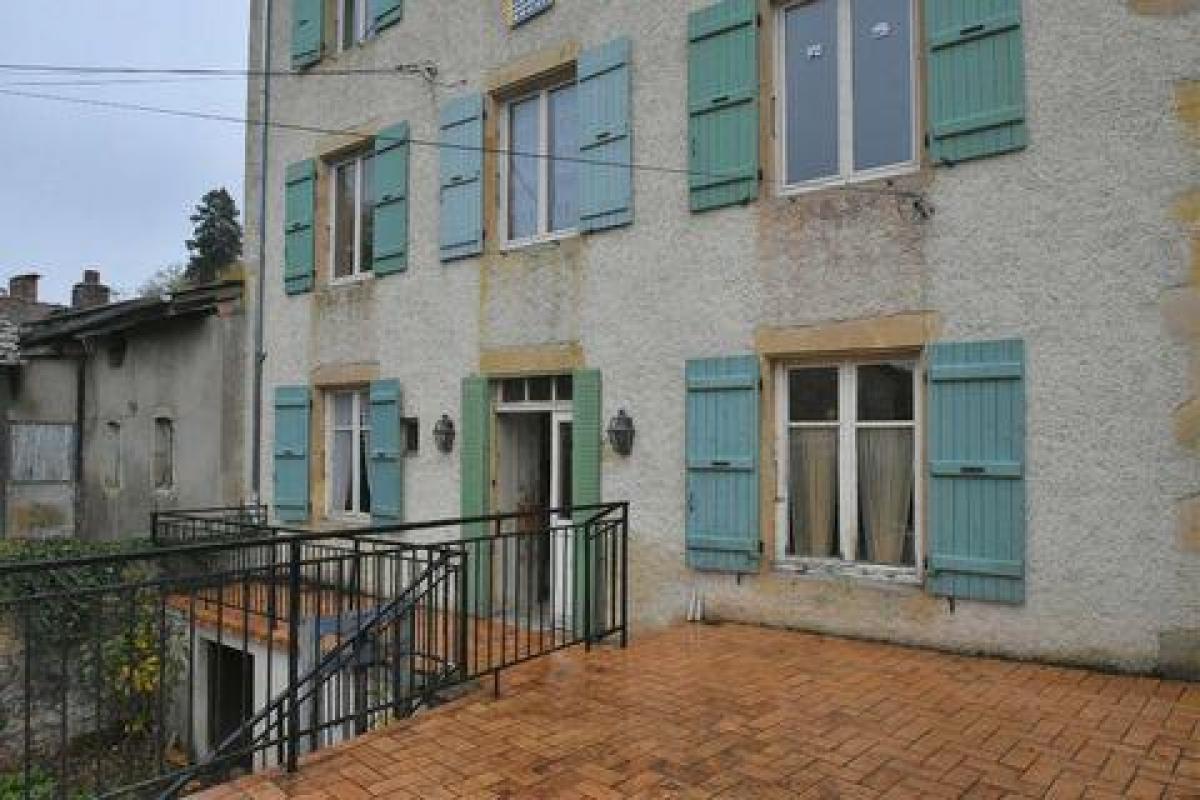 6 bedrooms House in Charlieu, France No. 26413