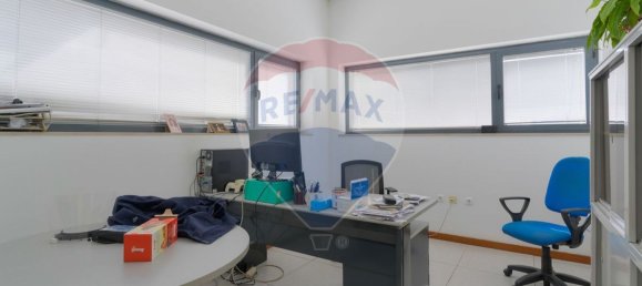 317m² Office in Aveiro, Portugal No. 74487 17
