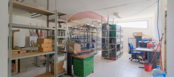 317m² Office in Aveiro, Portugal No. 74487 22