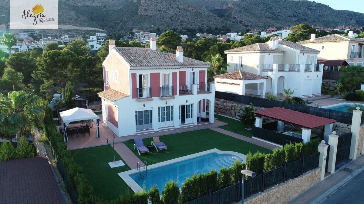 4 dormitorios villa en venta en Finestrat, Alicante, Comunidad Valenciana, Spain № 365026