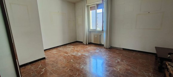 6 bedrooms Apartment in Prato, Italy No. 311507 4