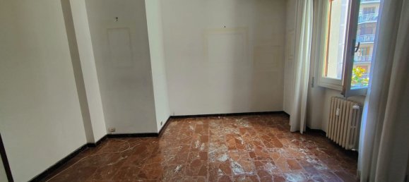 6 bedrooms Apartment in Prato, Italy No. 311507 3