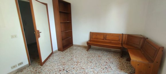 6 bedrooms Apartment in Prato, Italy No. 311507 11