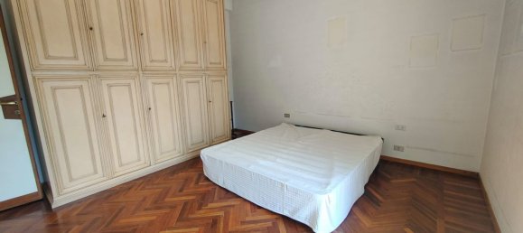 6 bedrooms Apartment in Prato, Italy No. 311507 15