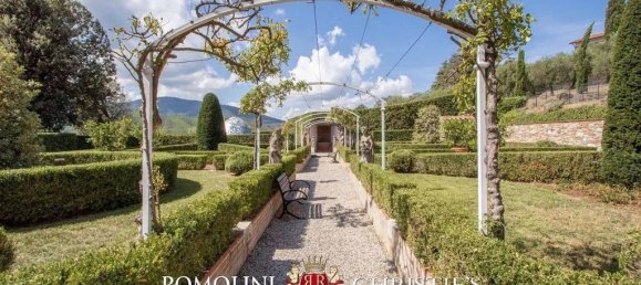 12 bedrooms Villa in Lucca, Italy No. 155993 12
