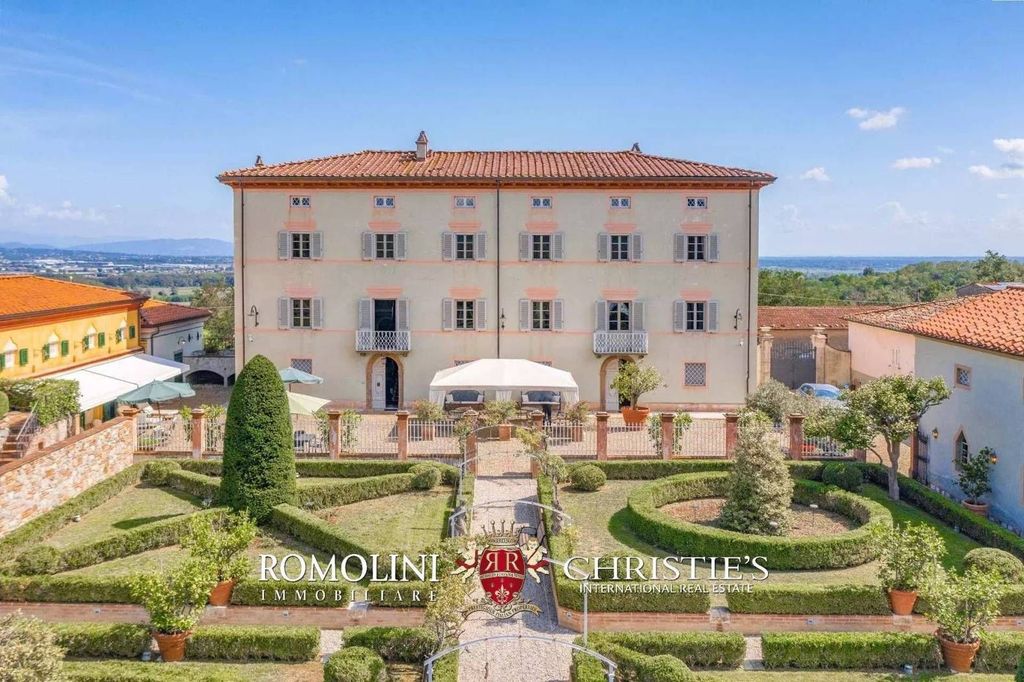 12 bedrooms Villa in Lucca, Italy No. 155993