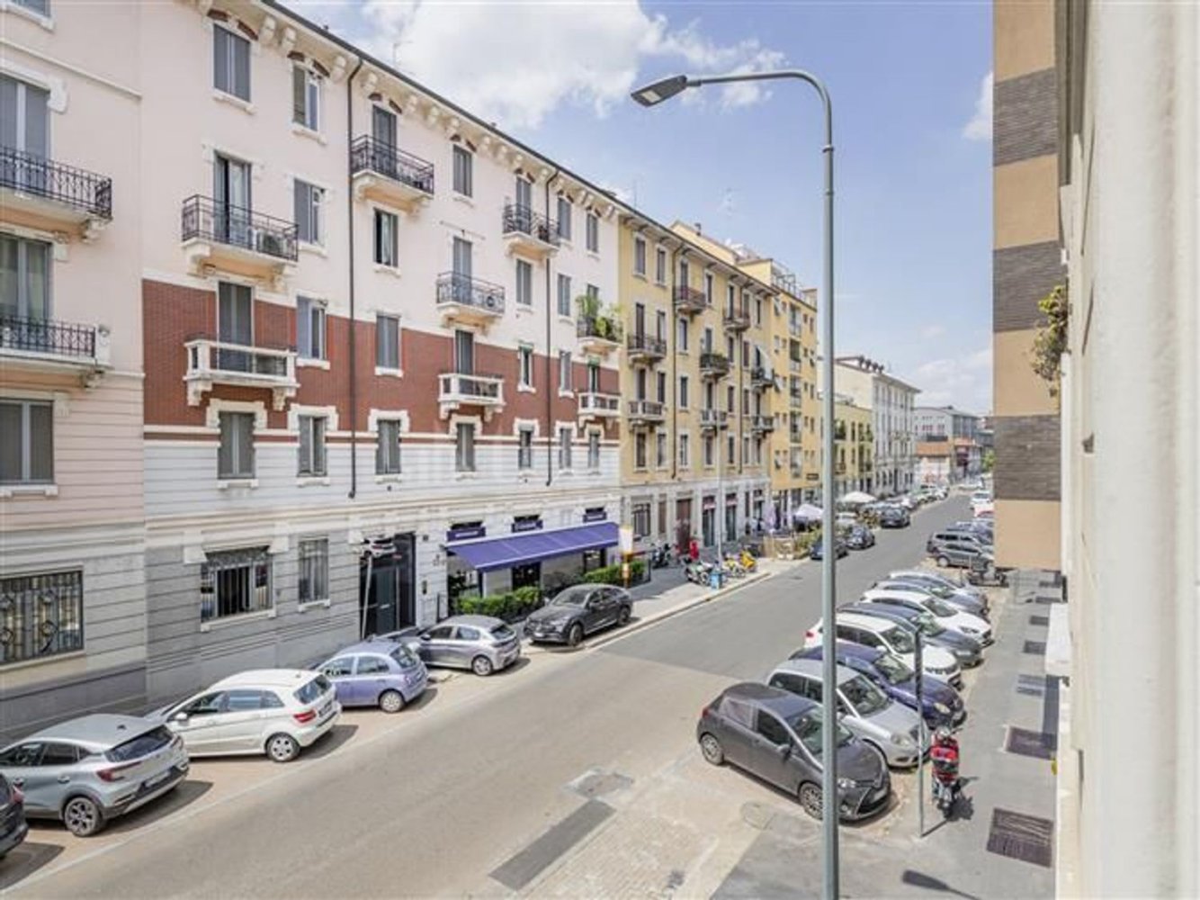 2 rooms Apartment in Milan, Italy No. 338141