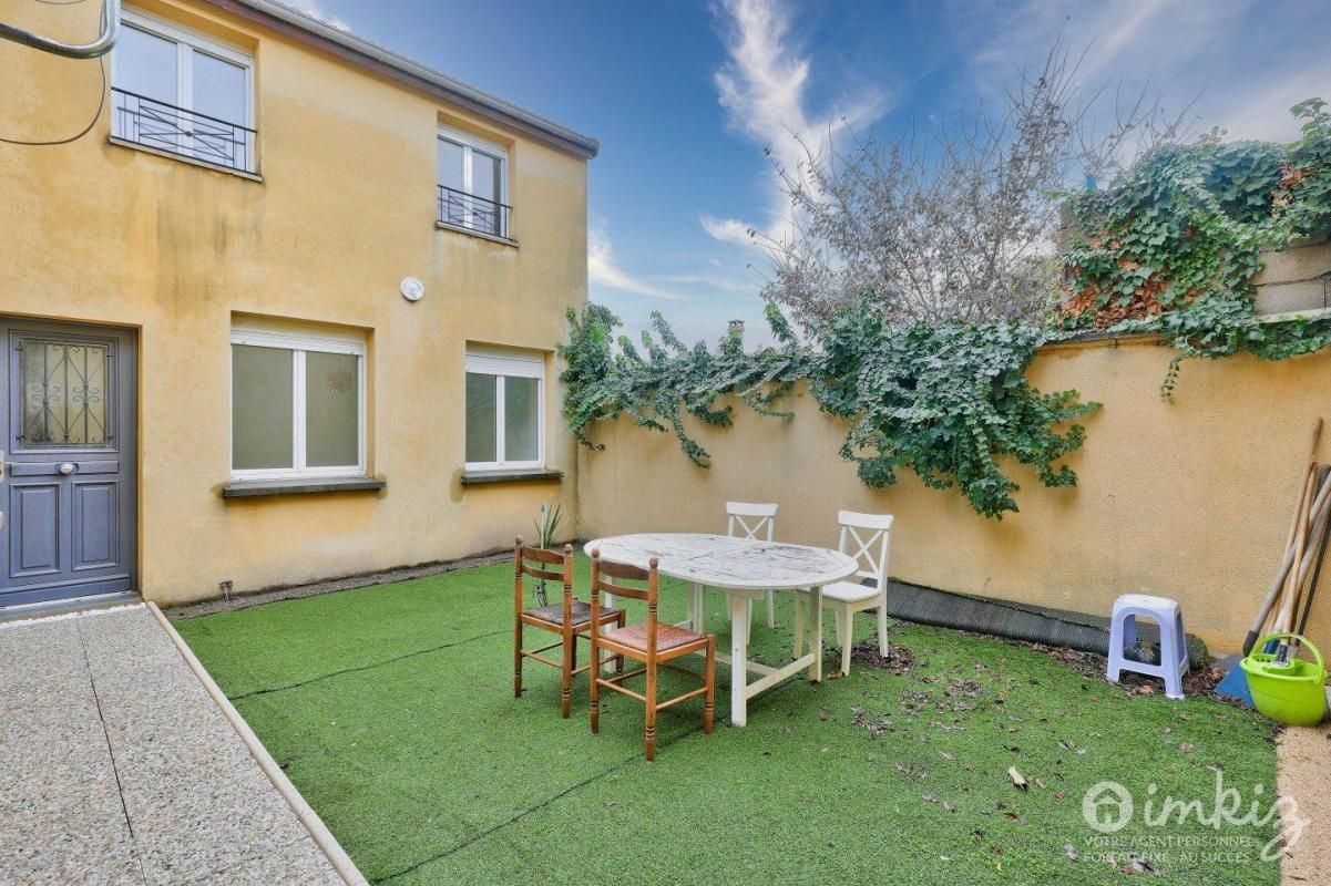 5 Schlafzimmer Haus in Saint-Denis, France, Nr. 321754