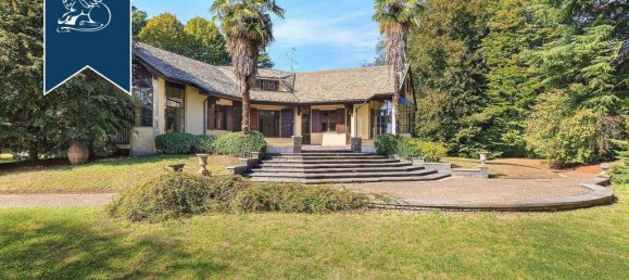 7 bedrooms Villa in Carimate, Italy No. 373670 4