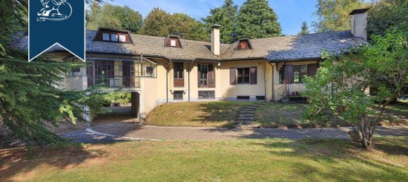 7 bedrooms Villa in Carimate, Italy No. 373670 15