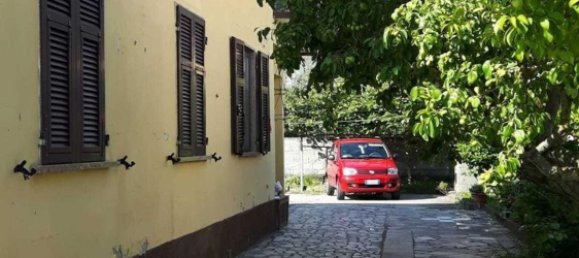 7 rooms House in Carrara, Italy No. 50531 7