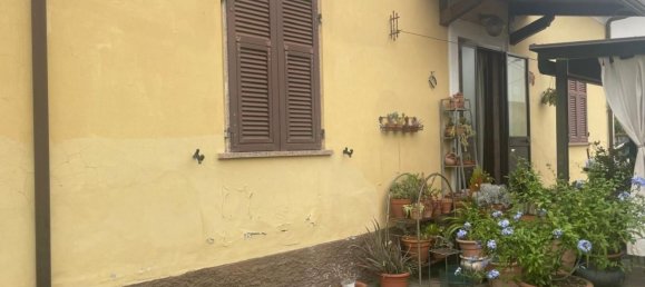 7 rooms House in Carrara, Italy No. 50531 3