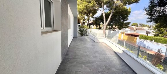 6 bedrooms Villa in Torrevieja, Spain No. 189207 25