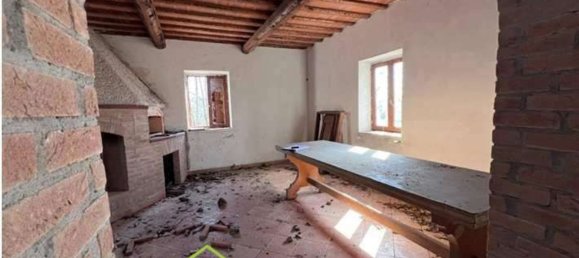 4 bedrooms House in Vernio, Italy No. 323728 29