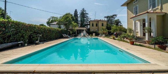 4 bedrooms Villa in Parma, Italy No. 377079 4