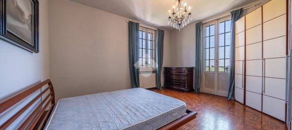 4 bedrooms Villa in Parma, Italy No. 377079 14