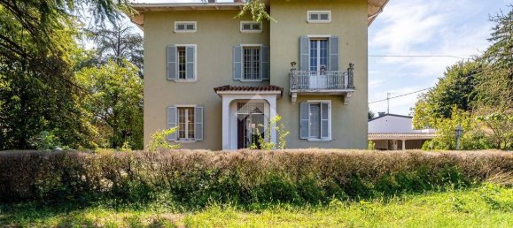 4 bedrooms Villa in Parma, Italy No. 377079 3