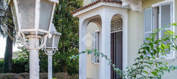 4 bedrooms Villa in Parma, Italy No. 377079 26