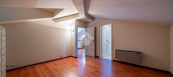 4 bedrooms Villa in Parma, Italy No. 377079 24