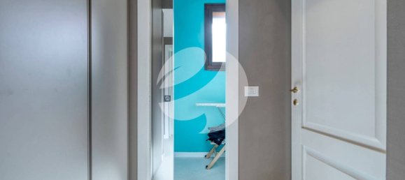 3 Schlafzimmer Villa in Granarolo dell'Emilia, Italy, Nr. 334246 3