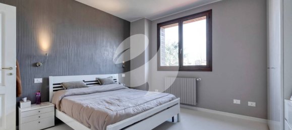 3 Schlafzimmer Villa in Granarolo dell'Emilia, Italy, Nr. 334246 29