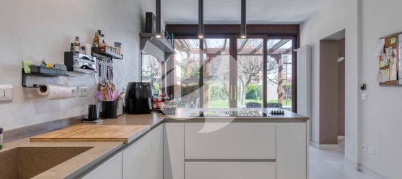 3 Schlafzimmer Villa in Granarolo dell'Emilia, Italy, Nr. 334246 23