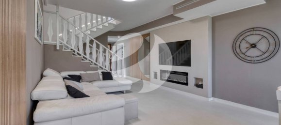 3 Schlafzimmer Villa in Granarolo dell'Emilia, Italy, Nr. 334246 15