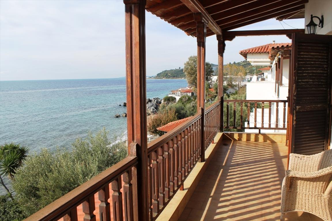 4 bedrooms Property in Chalkidiki, Greece No. 8147