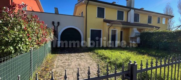 2 Schlafzimmer Villa in Porto Viro, Italy, Nr. 271411 3