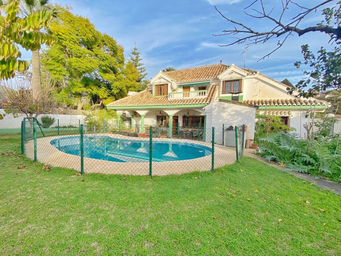 5 bedrooms Villa in Marbella, Spain No. 142562