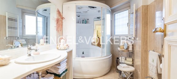 5 bedrooms Apartment in Rome, Italy No. 127733 23