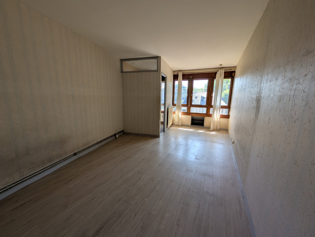 Estudio en Vandoeuvre-les-Nancy, France No. 349967