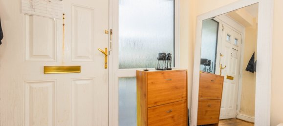 4 Schlafzimmer Haus in Cheadle, United Kingdom, Nr. 1905 2