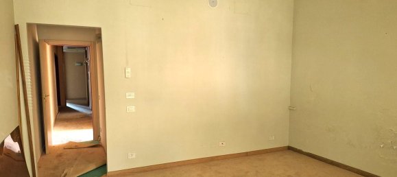 8 rooms Commercial property in Spoleto, Italy No. 51638 3