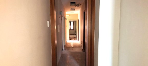 8 rooms Commercial property in Spoleto, Italy No. 51638 12