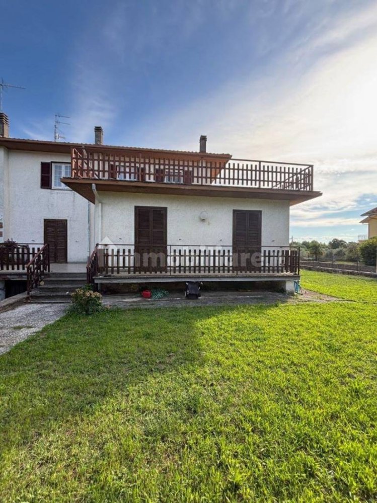 2 غرف نوم شقة في Bolsena, Italy رقم 295595