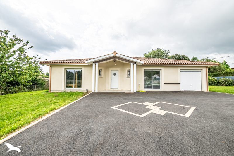 4 bedrooms House in Montussan, France No. 350571